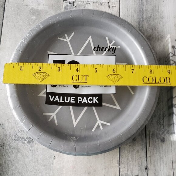 NWT - Sliver, Gold and White Snowflake Set of 30 Paper Plates and Paper Napkins - Picture 2 of 3